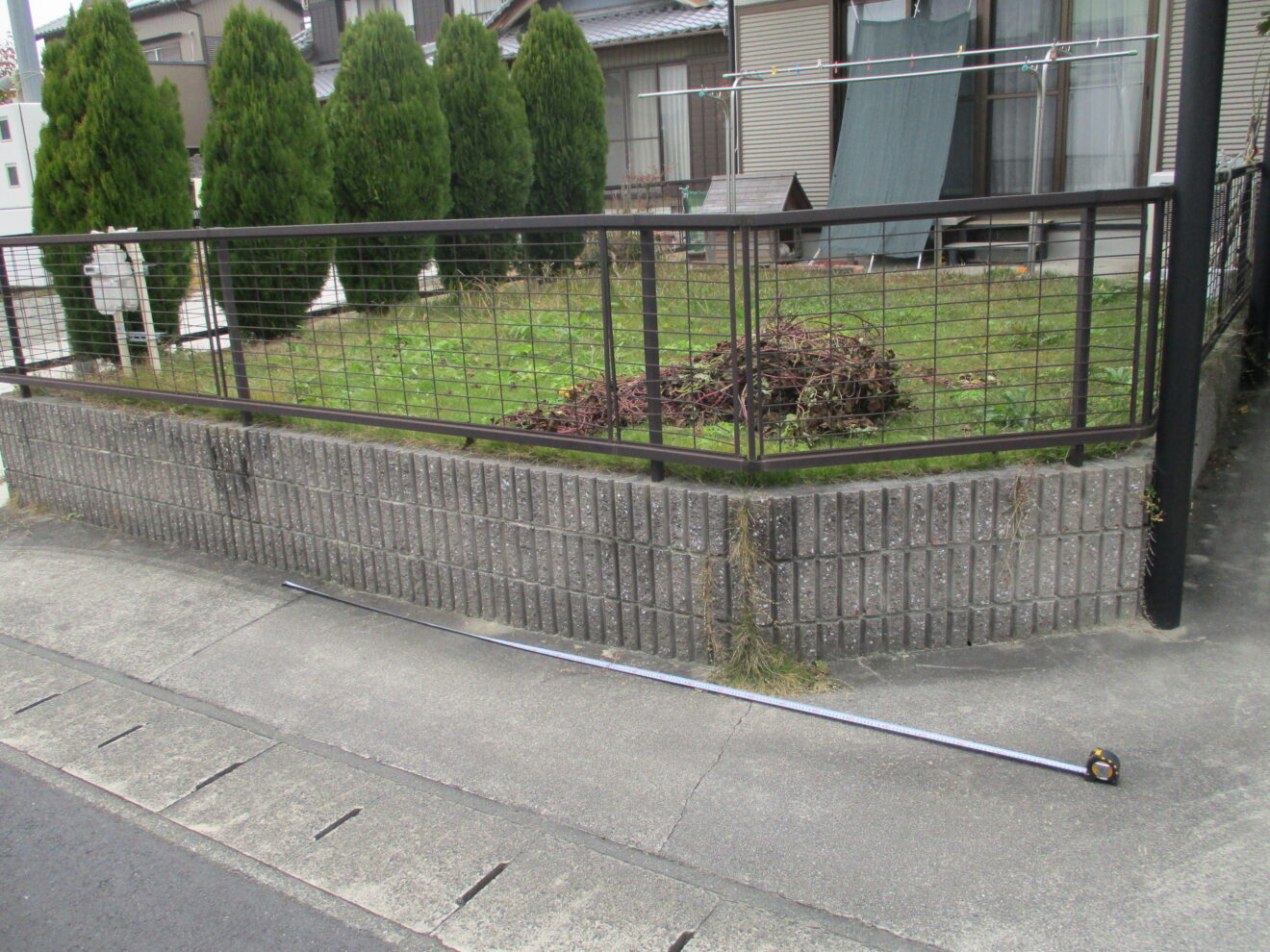 写真：リフォーム前の庭01