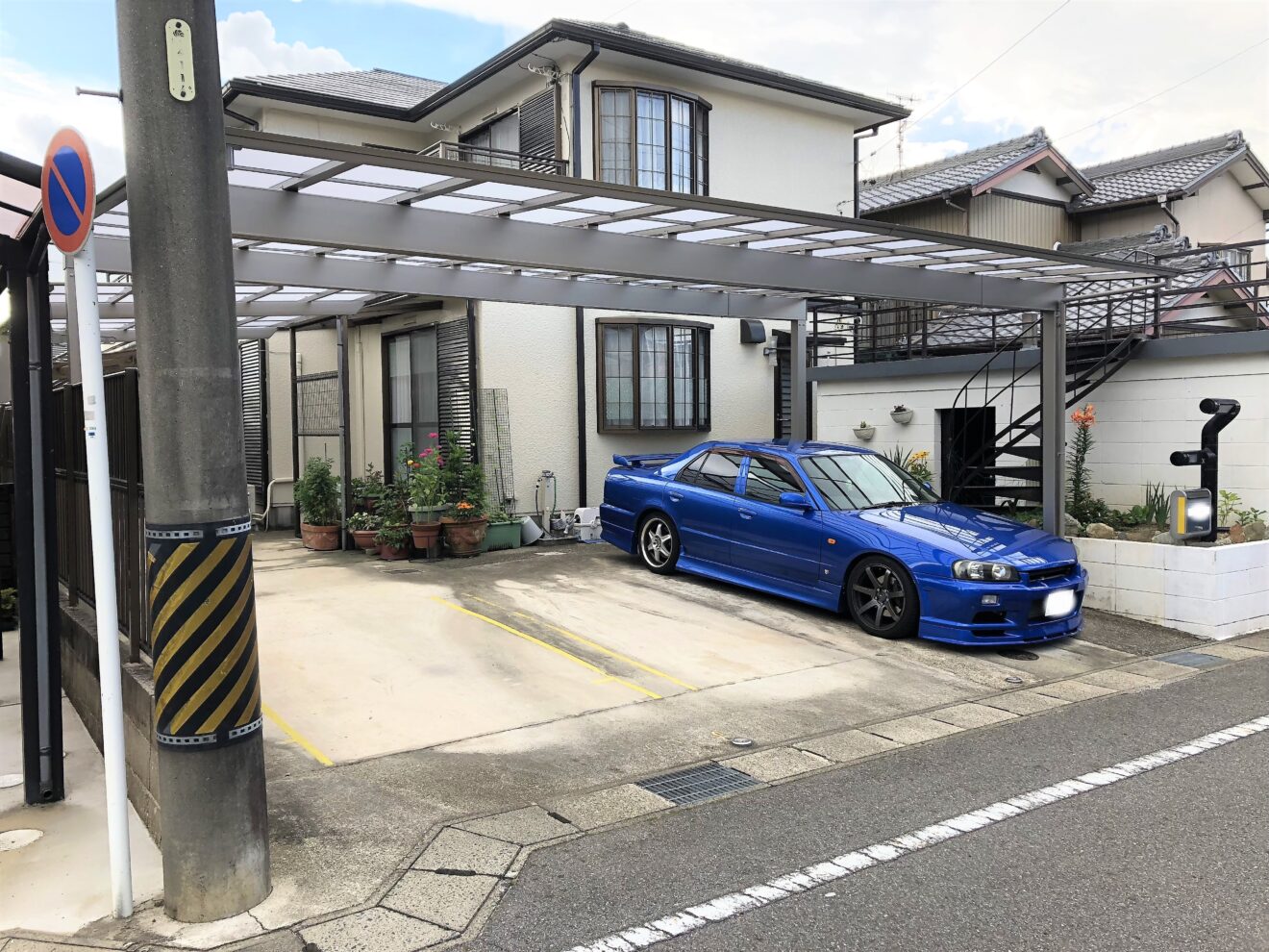 写真：リフォーム後のカーポート