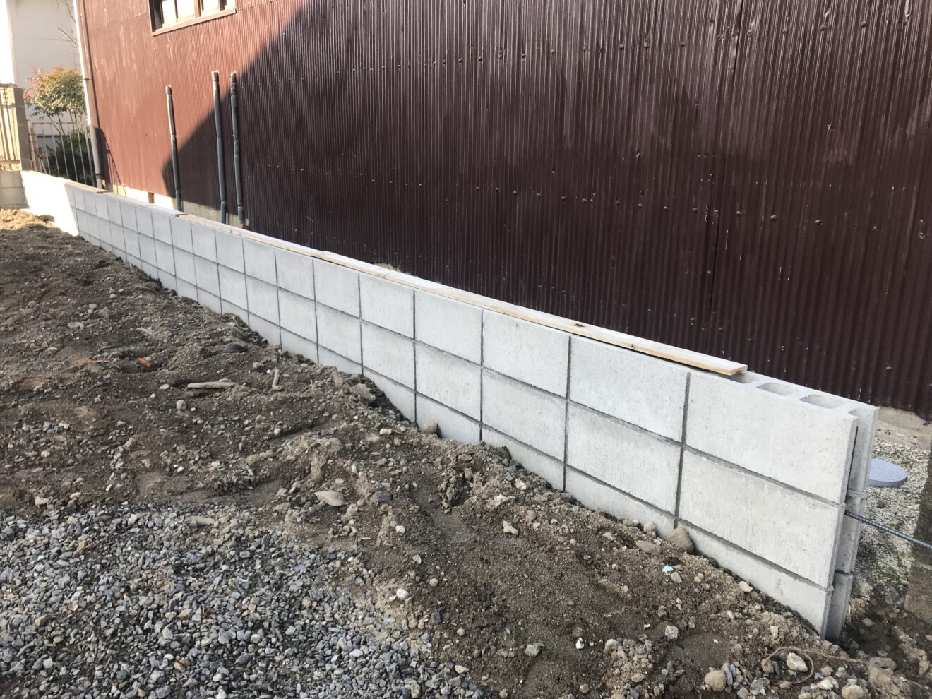 写真：ブロック積み施工後の敷地02 - 福田造園の施行事例（愛知県西三河）