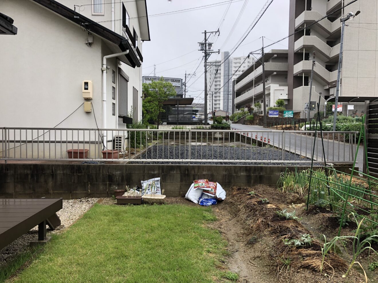 写真：フェンス施工前の庭01 - 福田造園の施行事例（愛知県豊田市）