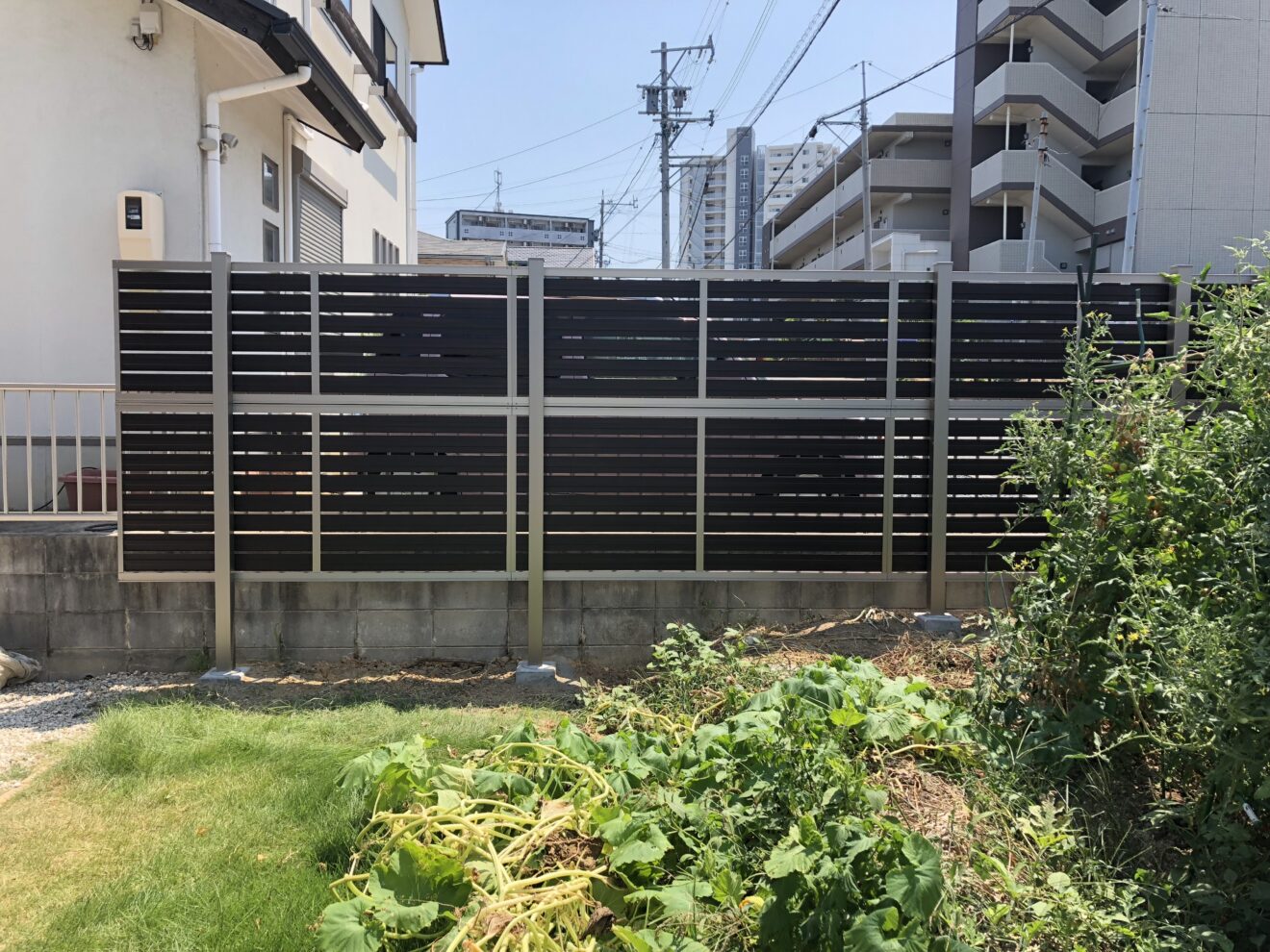 写真：フェンス施工後の庭01 - 福田造園の施行事例（愛知県豊田市）