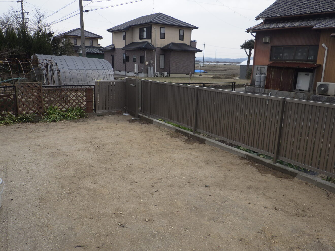 写真：フェンス施工後の庭01 - 福田造園の施行事例（愛知県岡崎市）