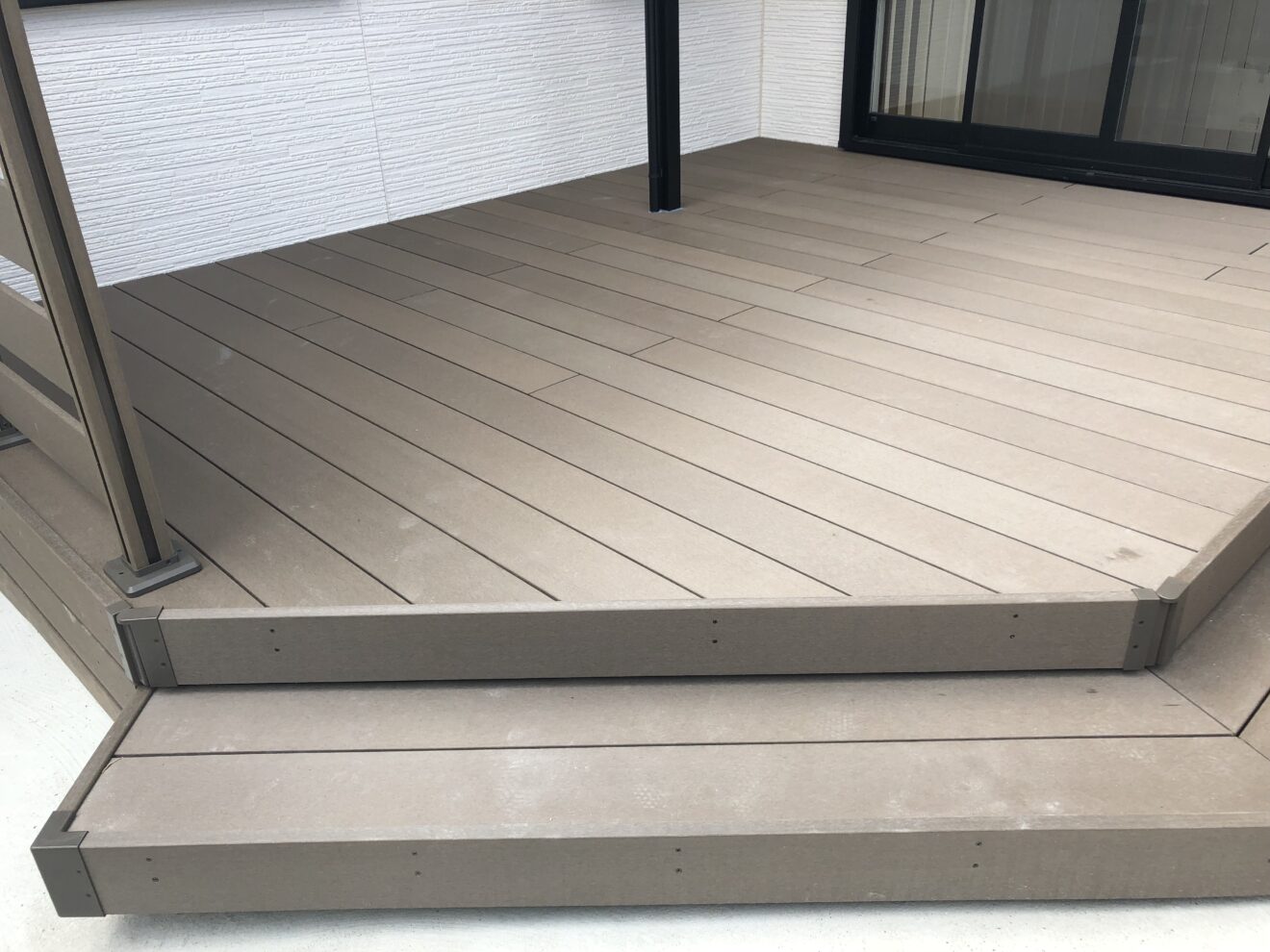 写真：ウッドデッキ施工後01