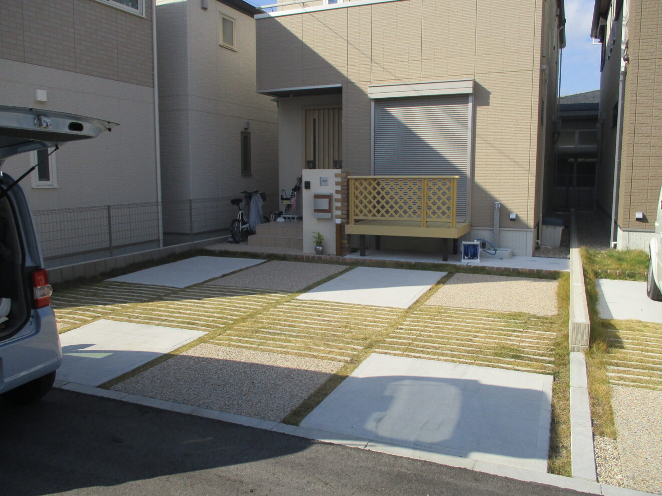 写真：カーポート施工前の駐車場 - 福田造園の施行事例（愛知県岡崎市）