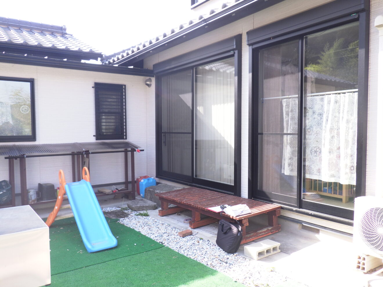 写真：テラス屋根施工前の住宅周り - 福田造園の施行事例（愛知県岡崎市）