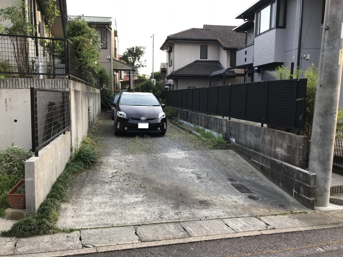 写真：リフォーム前の駐車場