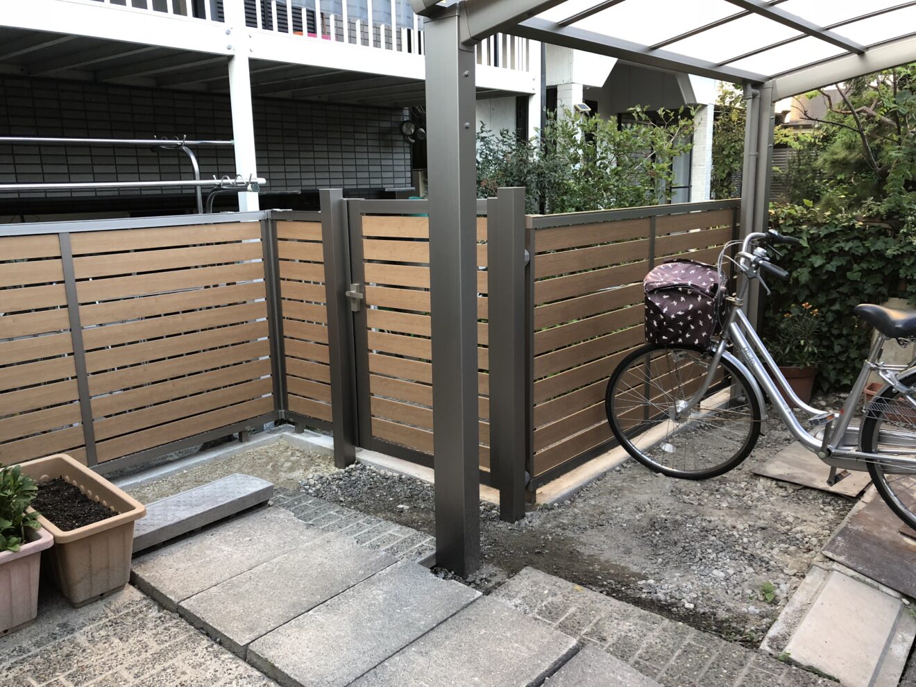 写真：フェンス施工後の庭01 - 福田造園の施行事例（愛知県岡崎市）