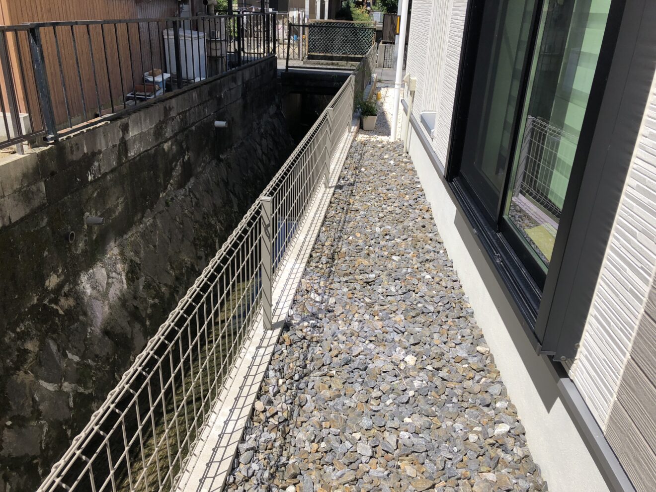 写真：リフォーム前のフェンス