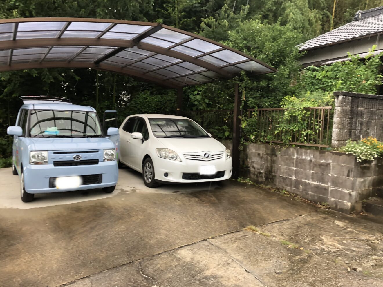 写真：リフォーム前のカーポート - 福田造園の施行事例（愛知県豊田市）