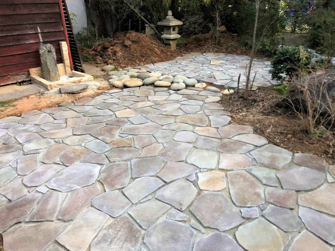 写真：リフォーム後の庭