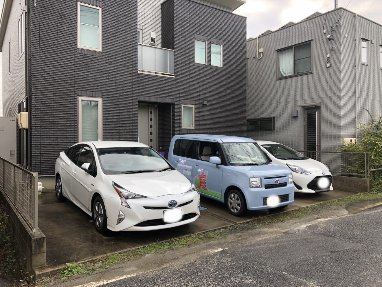 写真：カーポート施工前の駐車場 - 福田造園の施行事例（愛知県豊田市）