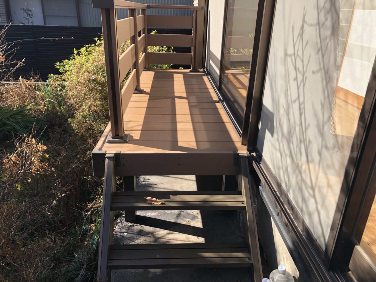 写真：ウッドデッキ施工後の庭02 - 福田造園の施行事例（愛知県岡崎市）