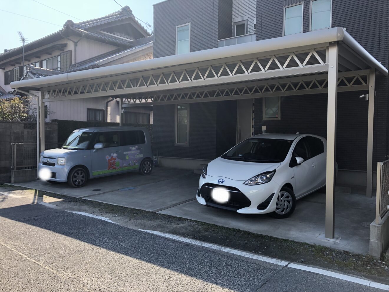 写真：カーポート施工後の駐車場 - 福田造園の施行事例（愛知県豊田市）