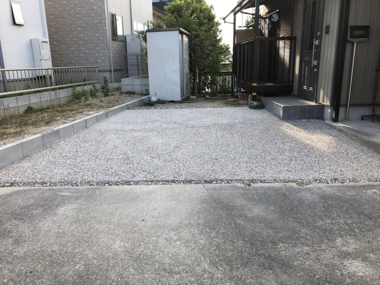 写真：拡張後の駐車場01 - 福田造園の施行事例（愛知県みよし市）