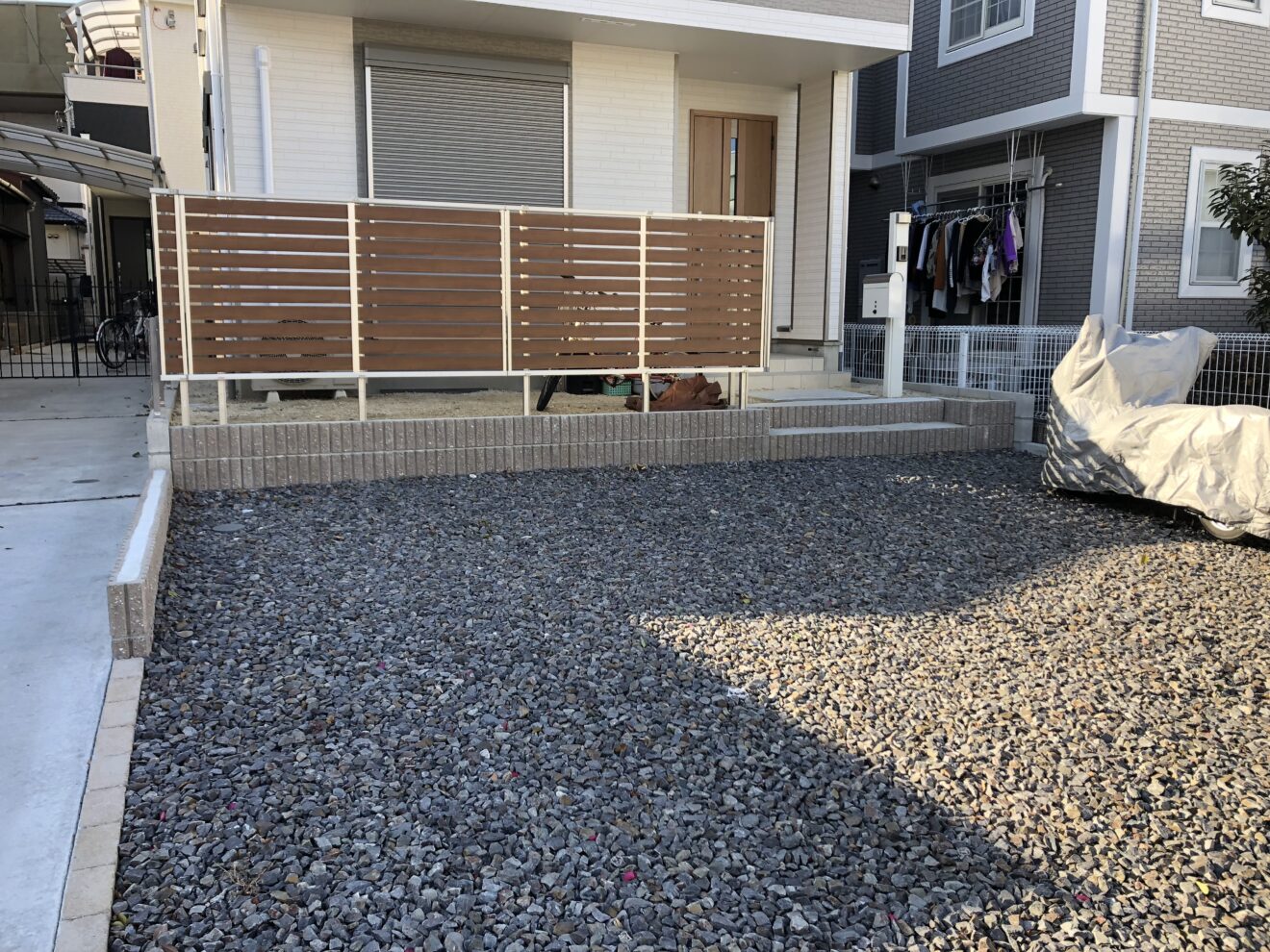 写真：駐車場、カーポート施工前02