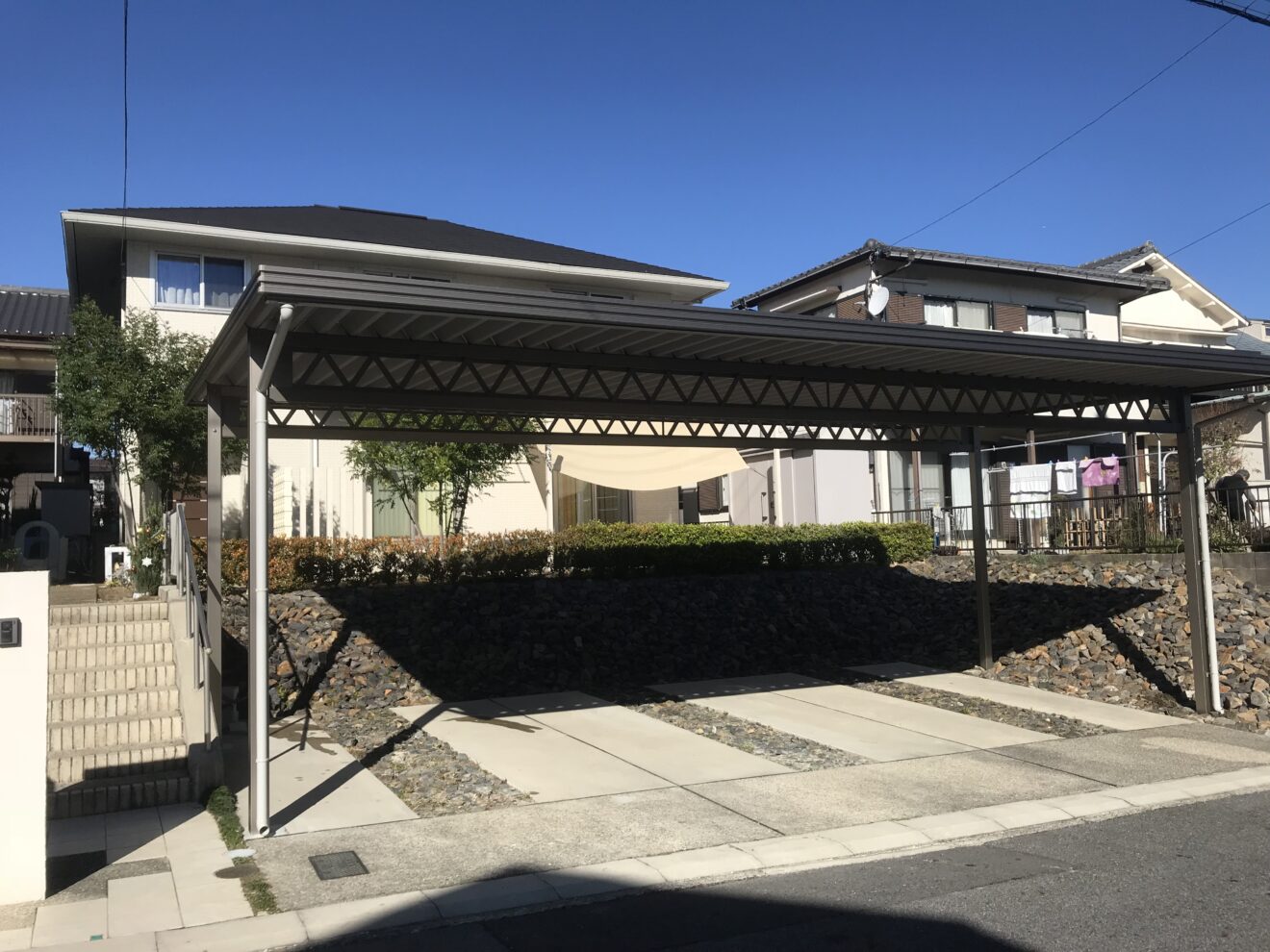 写真：カーポート施工後の駐車場02