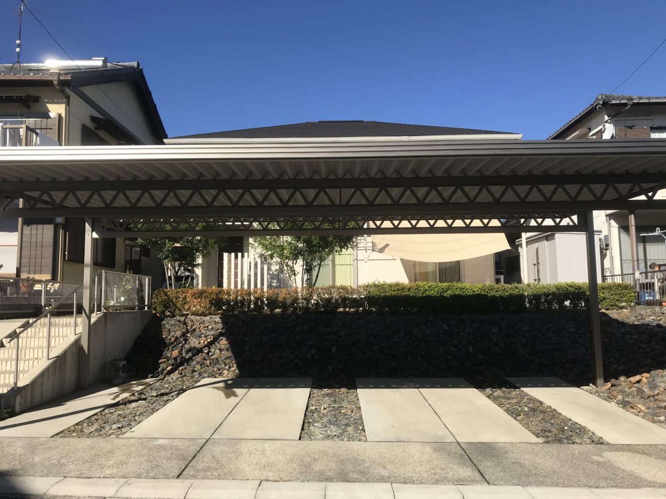 写真：カーポート施工後の駐車場01