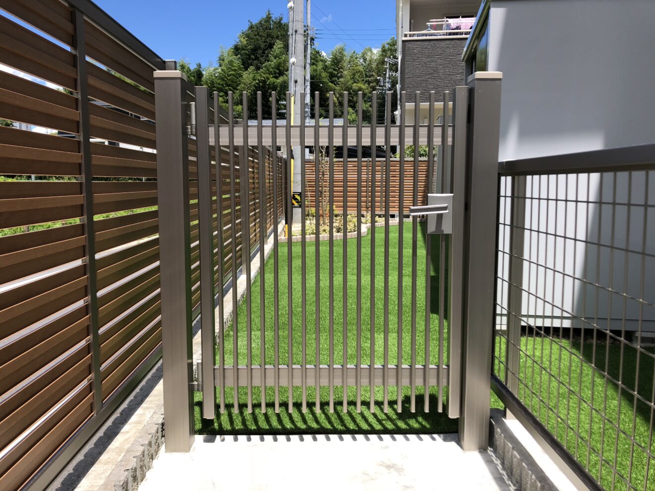 写真：リフォーム後の外構02