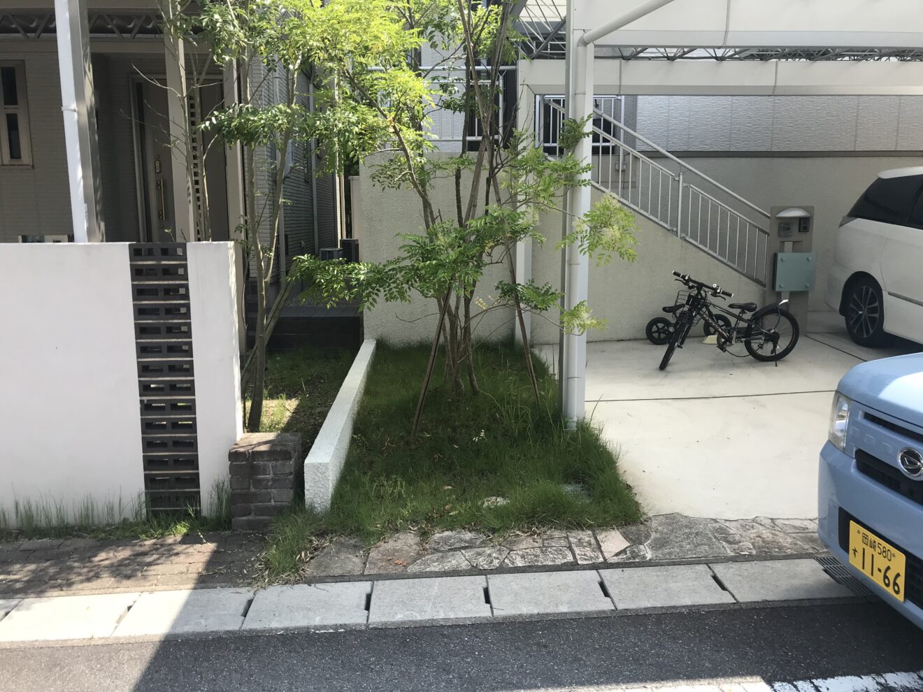 写真：リフォーム前の植栽01