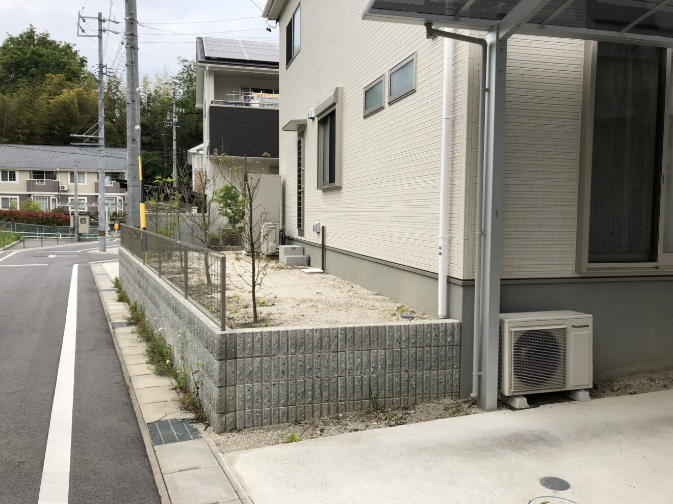 写真：リフォーム前の外構01