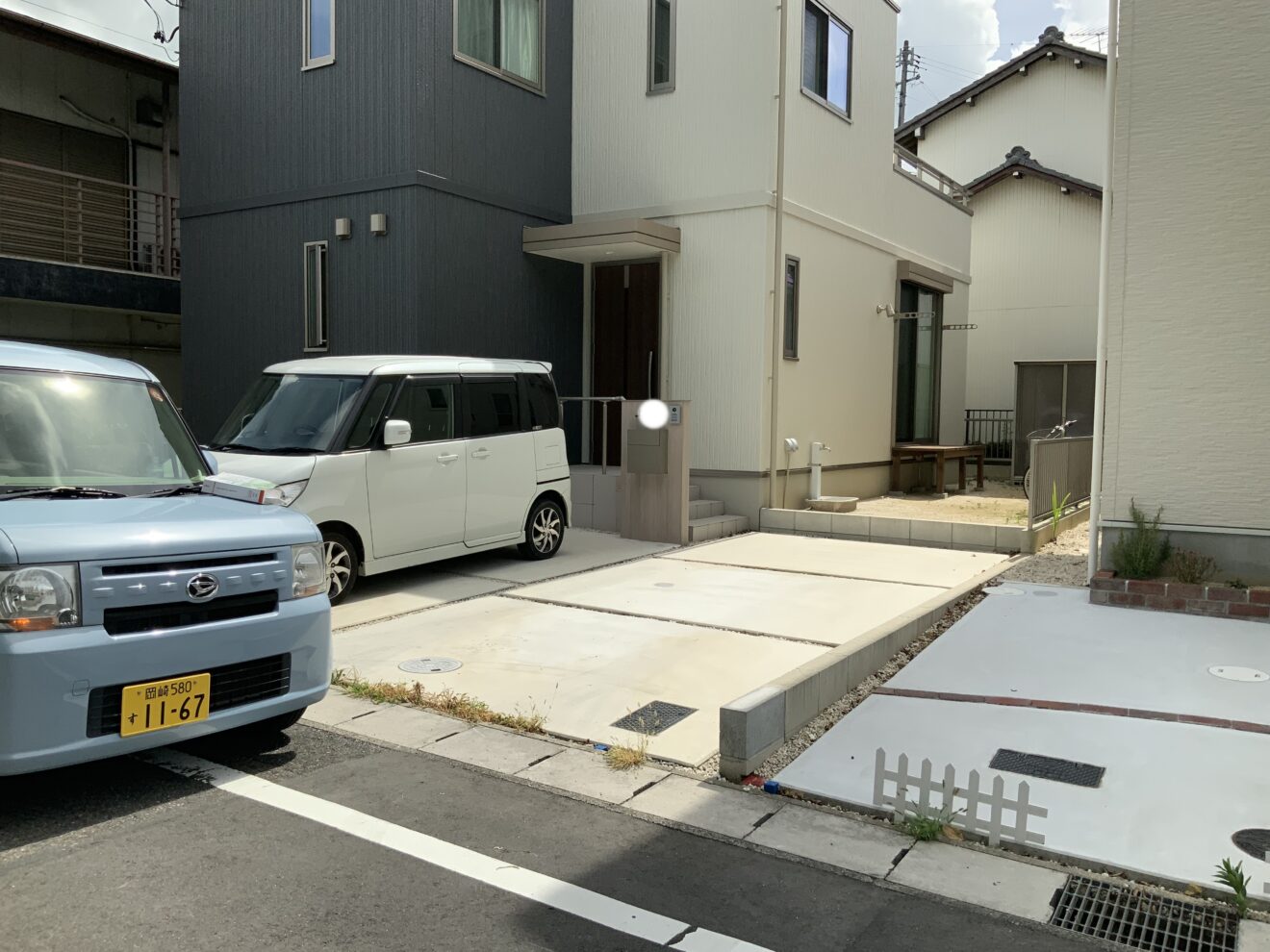 写真：カーポート施行前の駐車場02