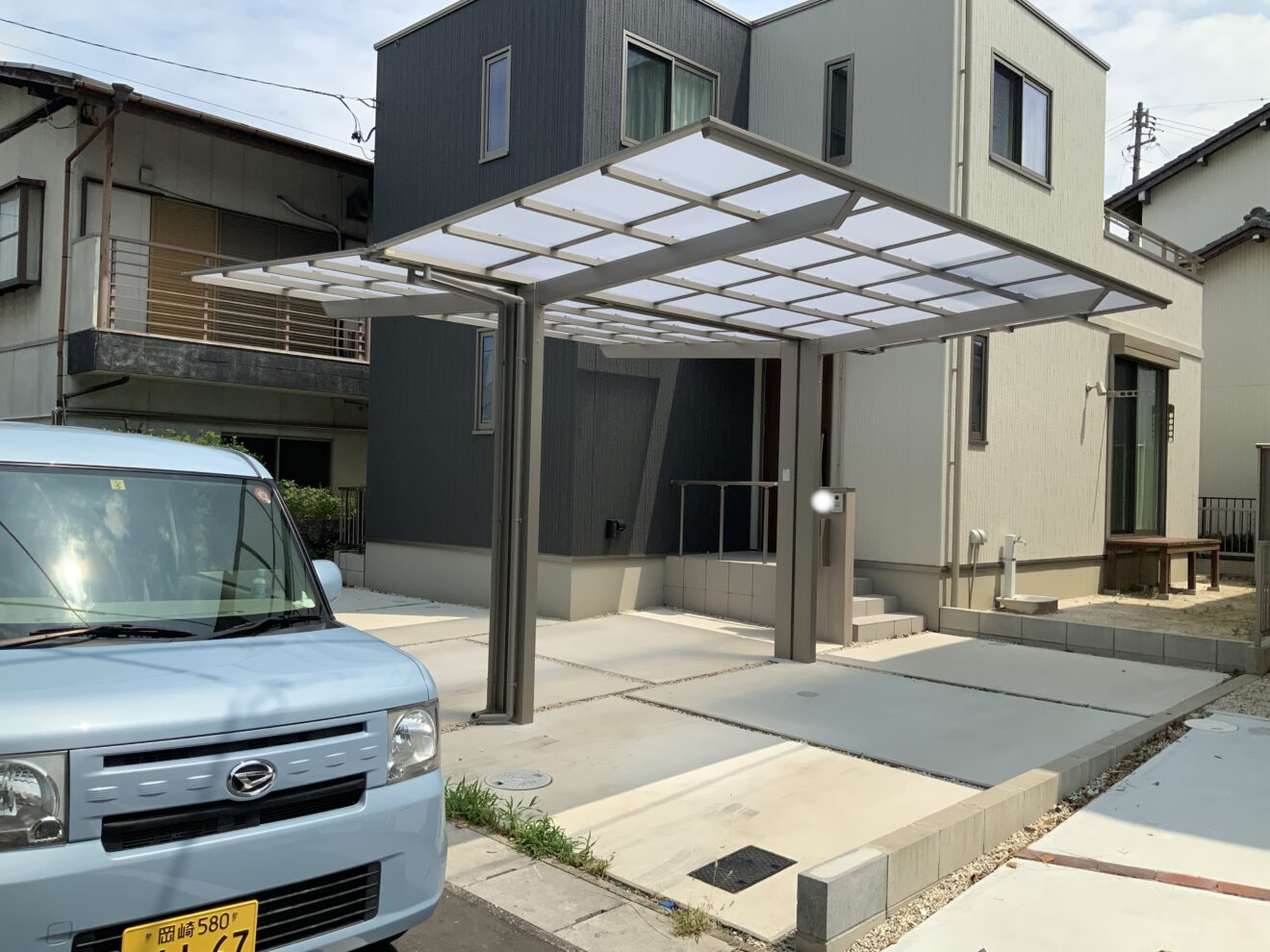 写真：カーポート施行後の駐車場02