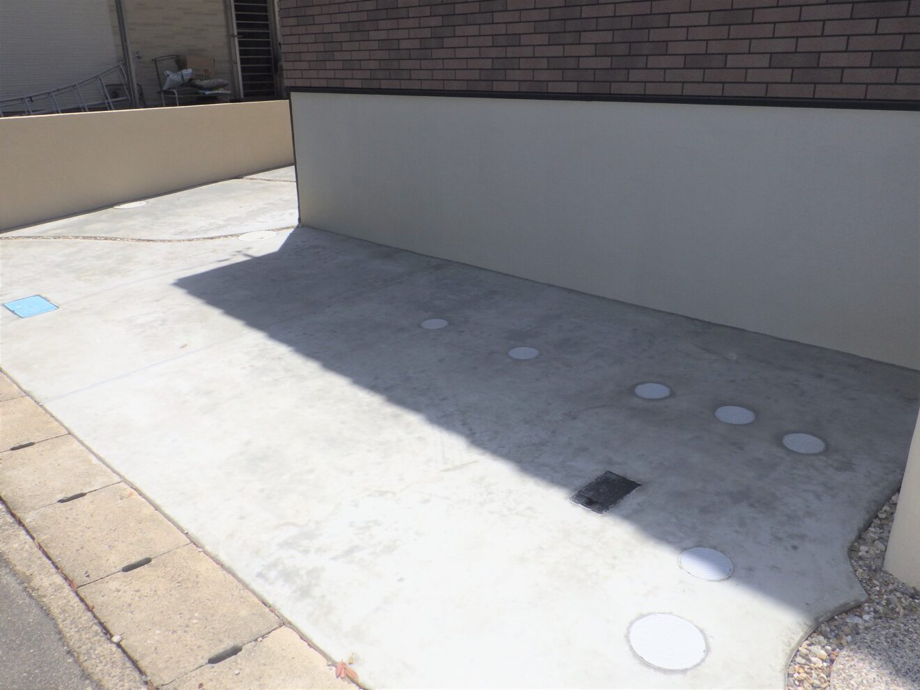 写真：土間コンクリートの駐車場 - 福田造園の施行事例（愛知県豊田市）