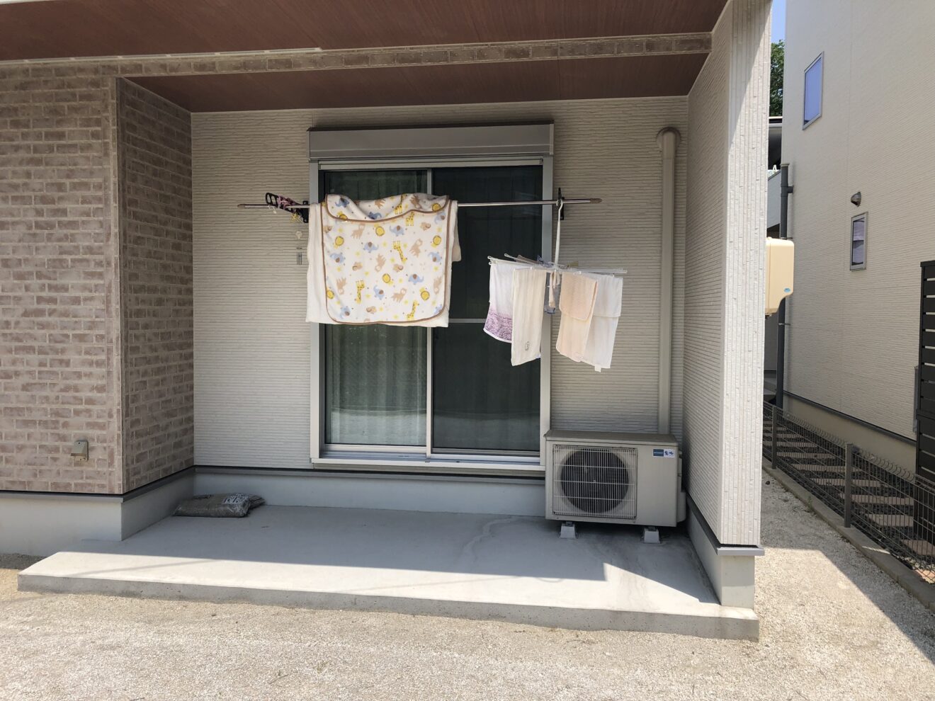 写真：ウッドデッキ施行前の住宅周り02 - 福田造園の施行事例（愛知県豊田市）