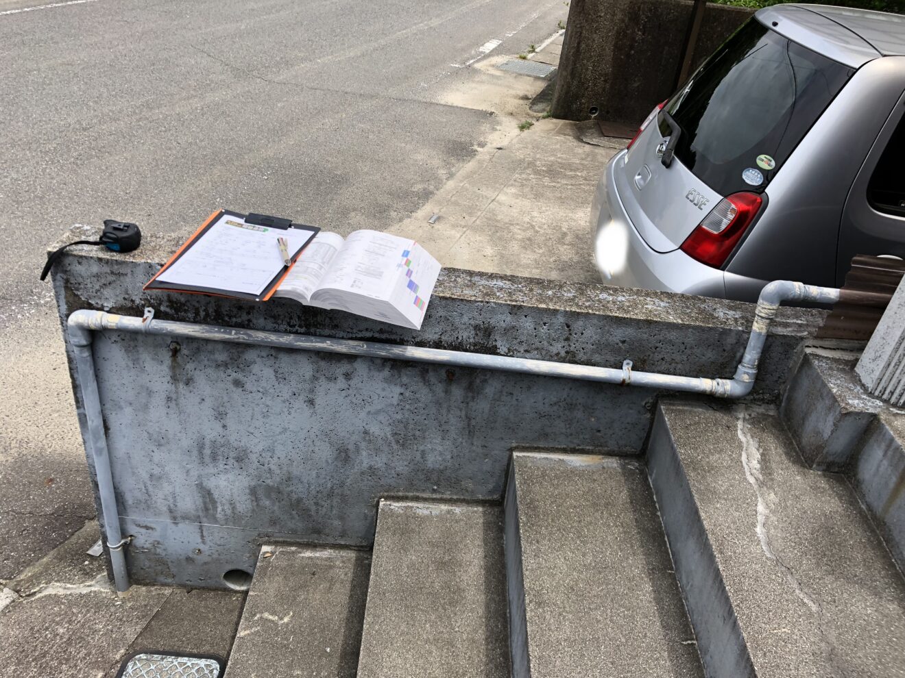 写真：手すり施行前の階段01 - 福田造園の施行事例（愛知県豊田市）