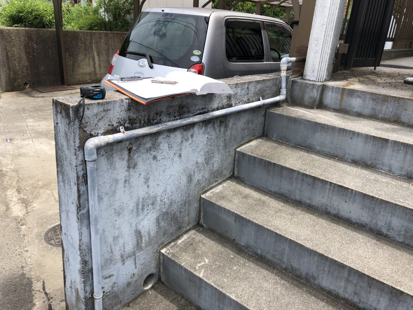 写真：手すり施行前の階段02 - 福田造園の施行事例（愛知県豊田市）