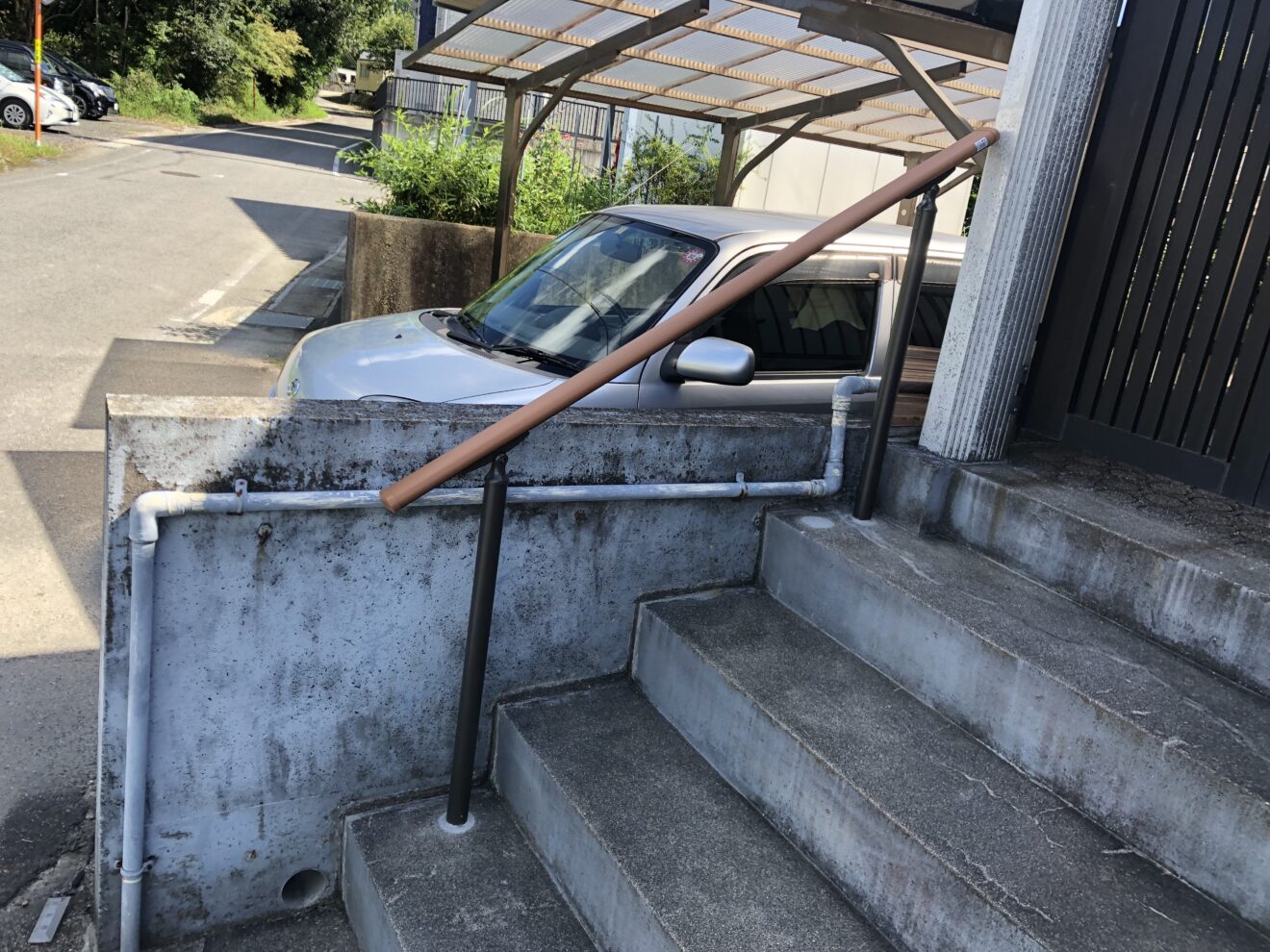 写真：手すり施行後の階段01 - 福田造園の施行事例（愛知県豊田市）