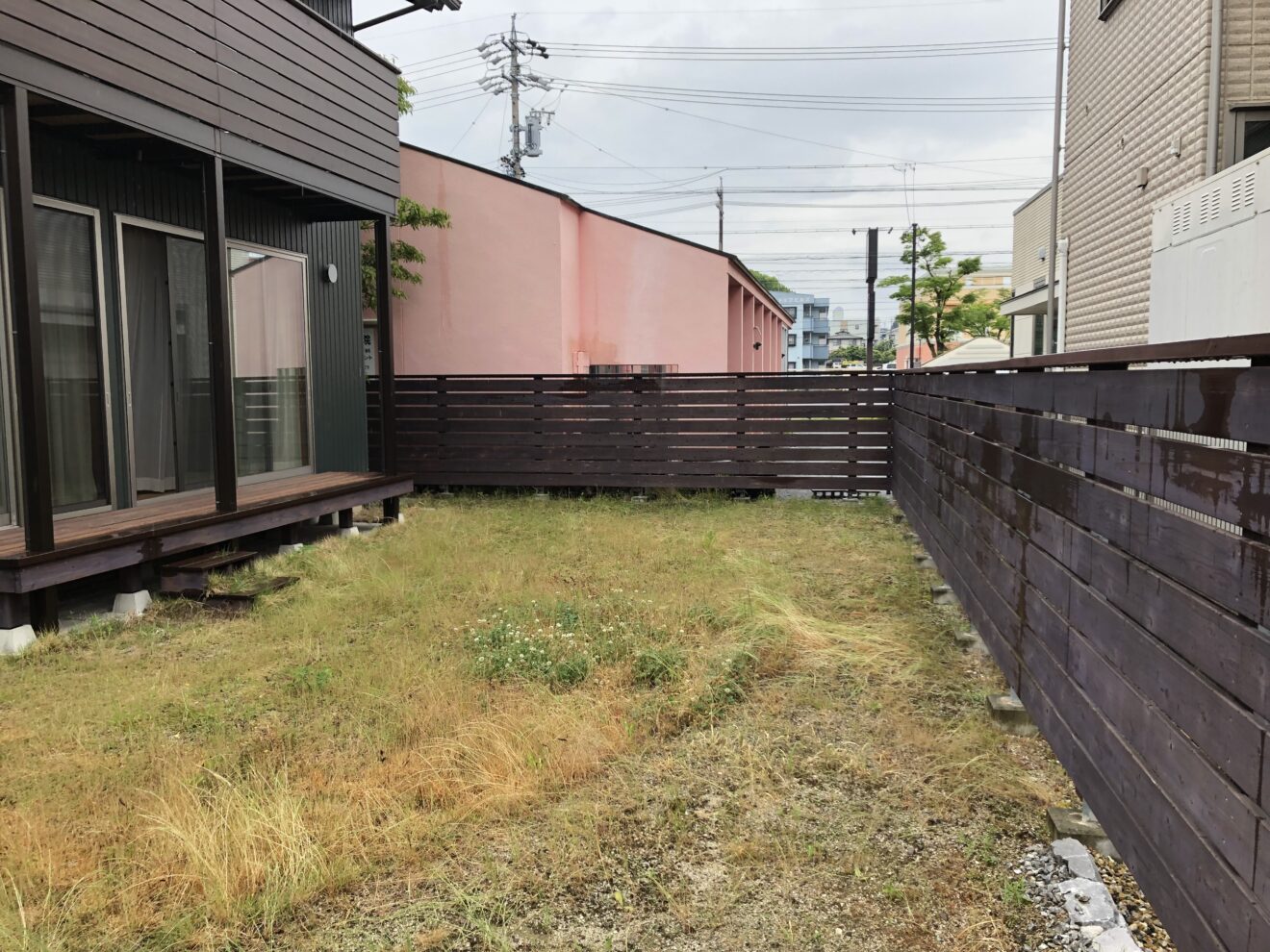 写真：人工芝が敷かれる前の庭02 - 福田造園の施行事例（愛知県岡崎市）