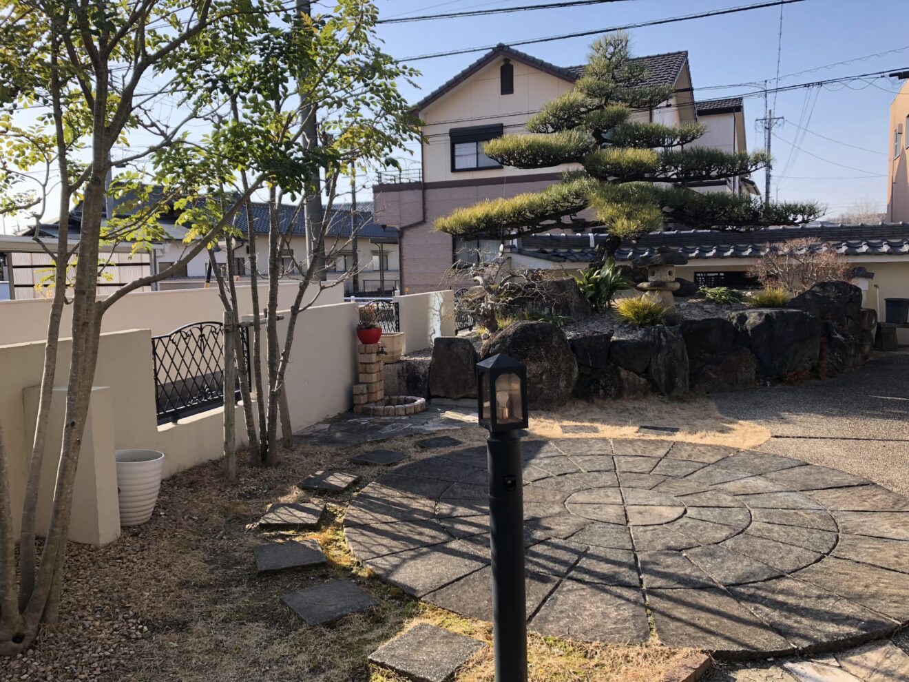 写真：テラス屋根施工前の庭 - 福田造園の施行事例（愛知県豊田市）