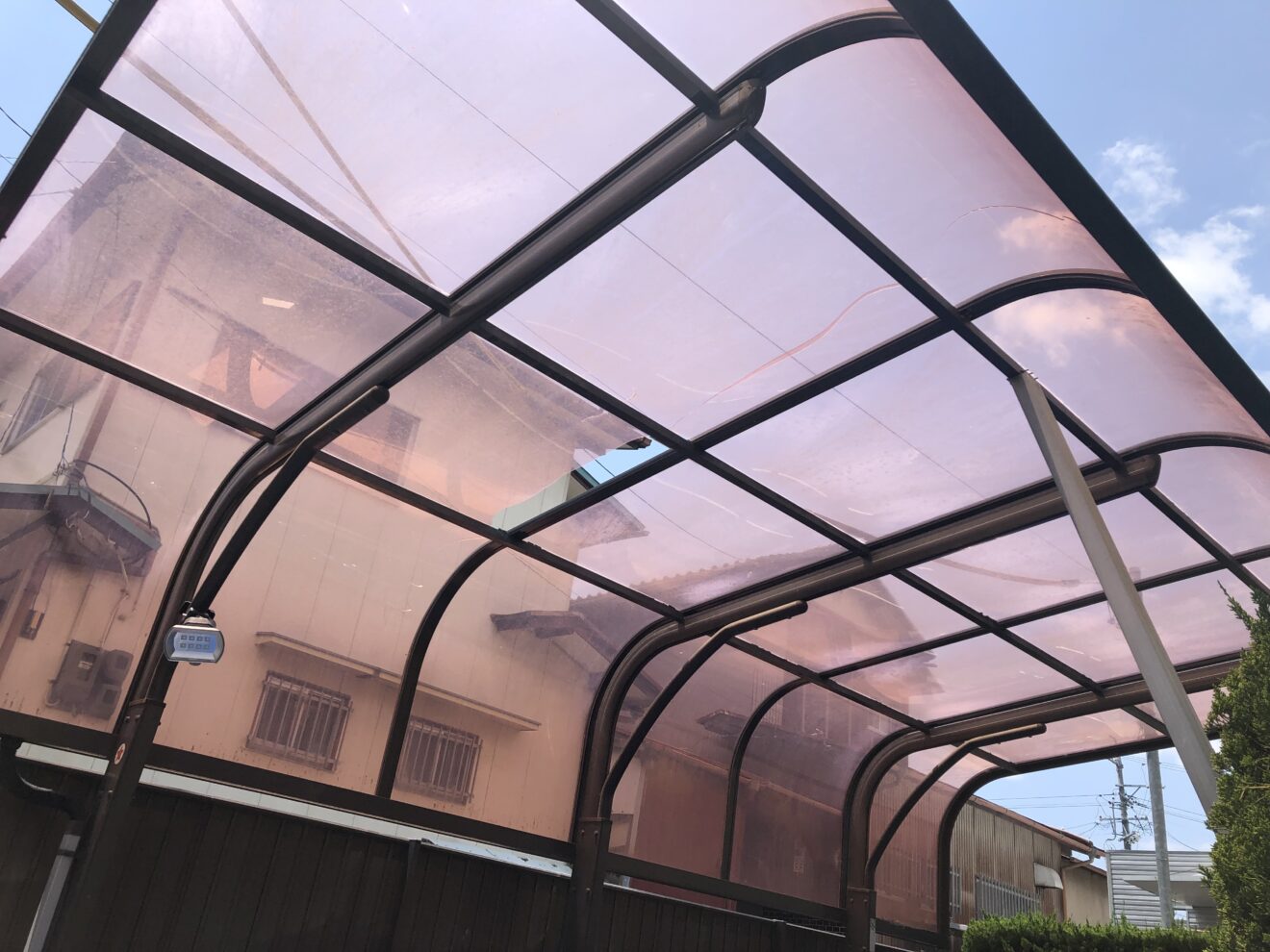 写真：修繕前のカーポート - 福田造園の施行事例（愛知県岡崎市）