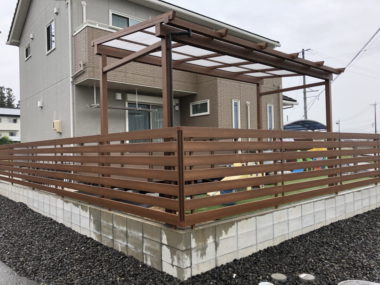 写真：パーゴラ施工後の庭02 - 福田造園の施行事例（愛知県岡崎市）