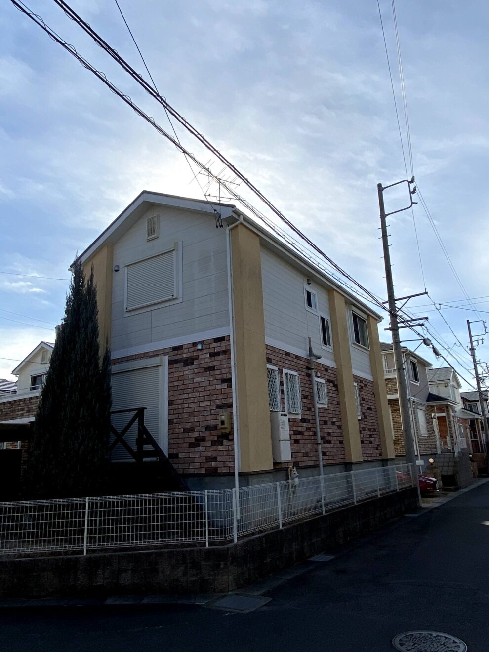 写真：外壁塗装前の住宅02 - 福田造園の施工事例（愛知県日進市）