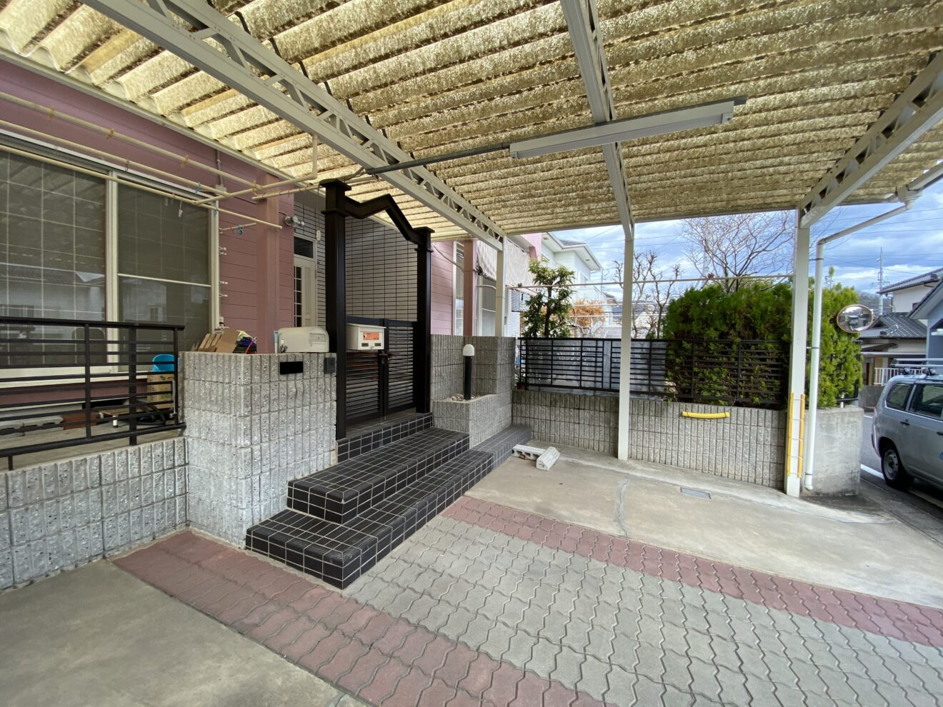 写真：リフォーム前の玄関周り - 福田造園の施工事例（愛知県豊田市）