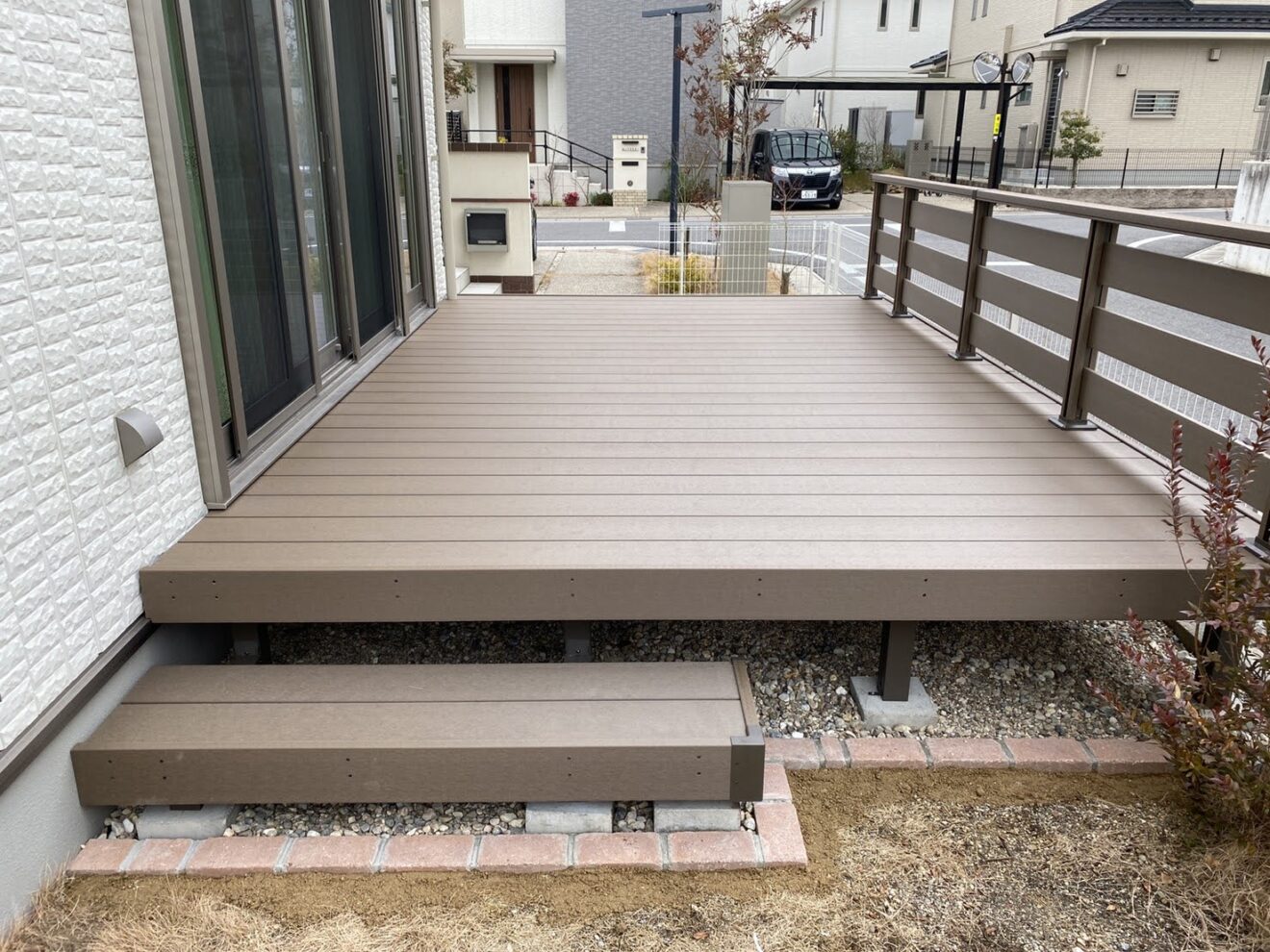 写真：ウッドデッキ施工後の庭 - 福田造園の施工事例（愛知県豊田市）