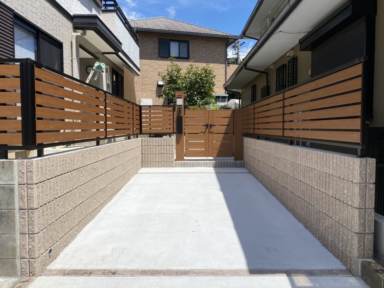 写真：拡張後の駐車場 - 福田造園の施工事例（愛知県みよし市）