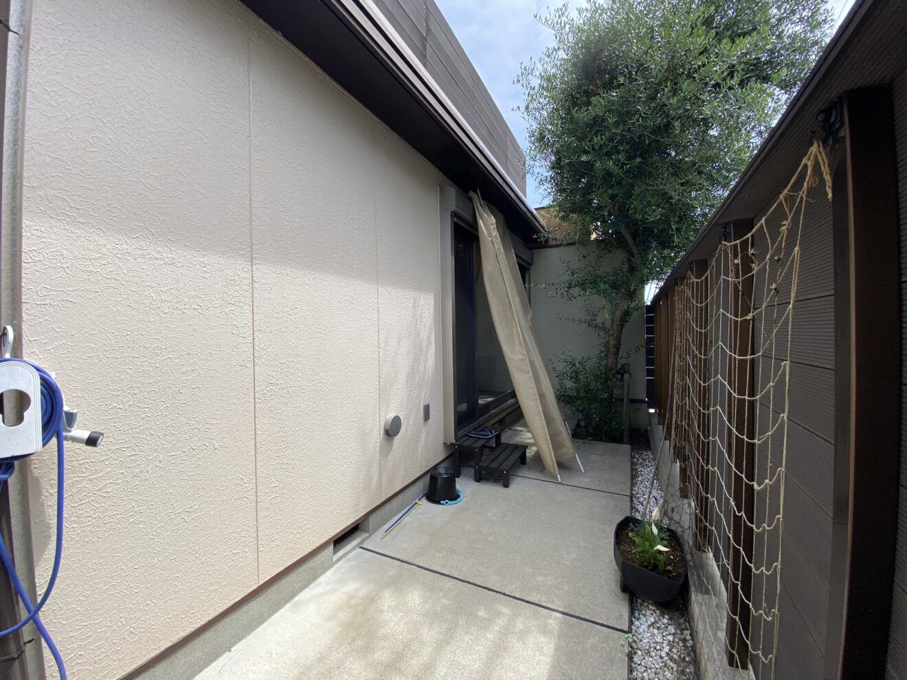 写真：タイルデッキとオーニング施行前の庭02 - 福田造園の施工事例（愛知県豊田市）