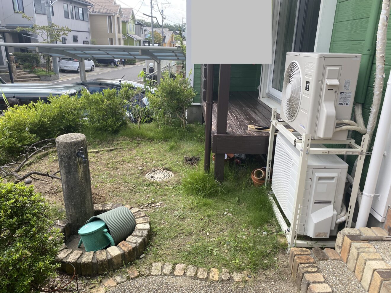 写真：リフォーム前のウッドデッキとテラス屋根 - 福田造園の施工事例（愛知県豊田市）