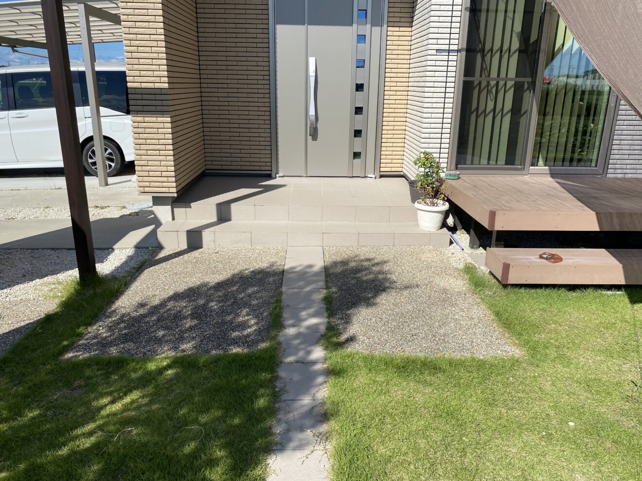 写真：リフォーム前のアプローチ02 - 福田造園の施工事例（愛知県豊田市）