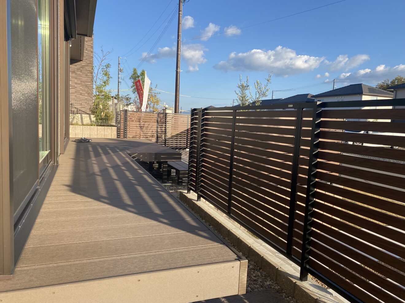 写真：ウッドデッキ施工後の庭 - 福田造園の施工事例（愛知県みよし市）