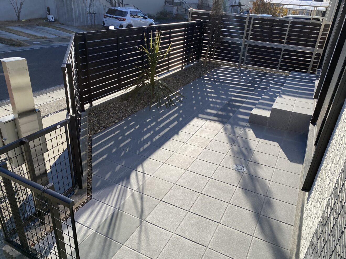 写真：駐車場に拡張した後の庭02 - 福田造園の施工事例（愛知県瀬戸市）