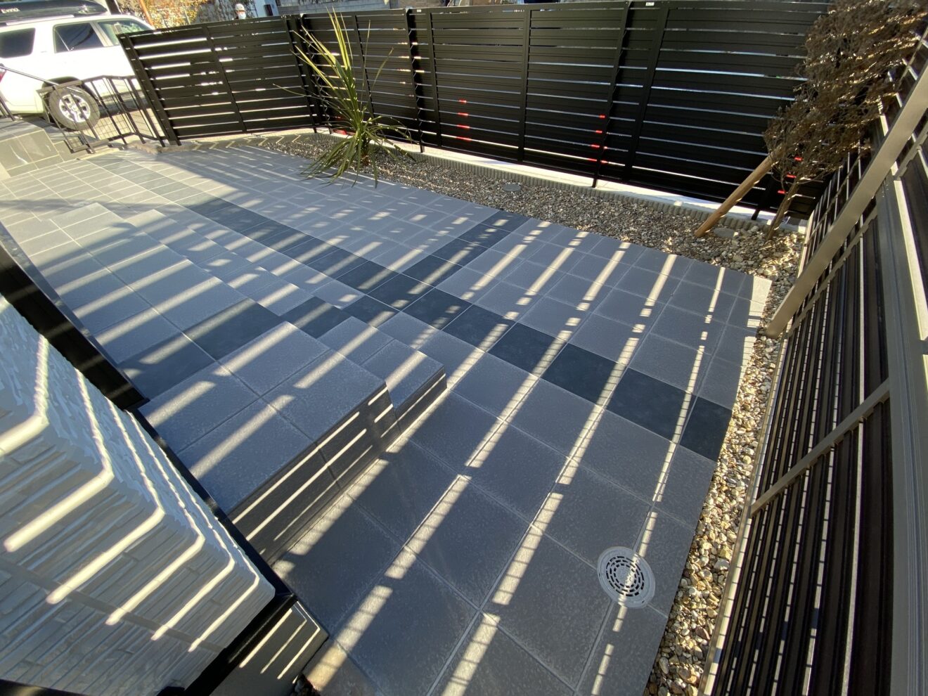 写真：駐車場に拡張した後の庭03 - 福田造園の施工事例（愛知県瀬戸市）