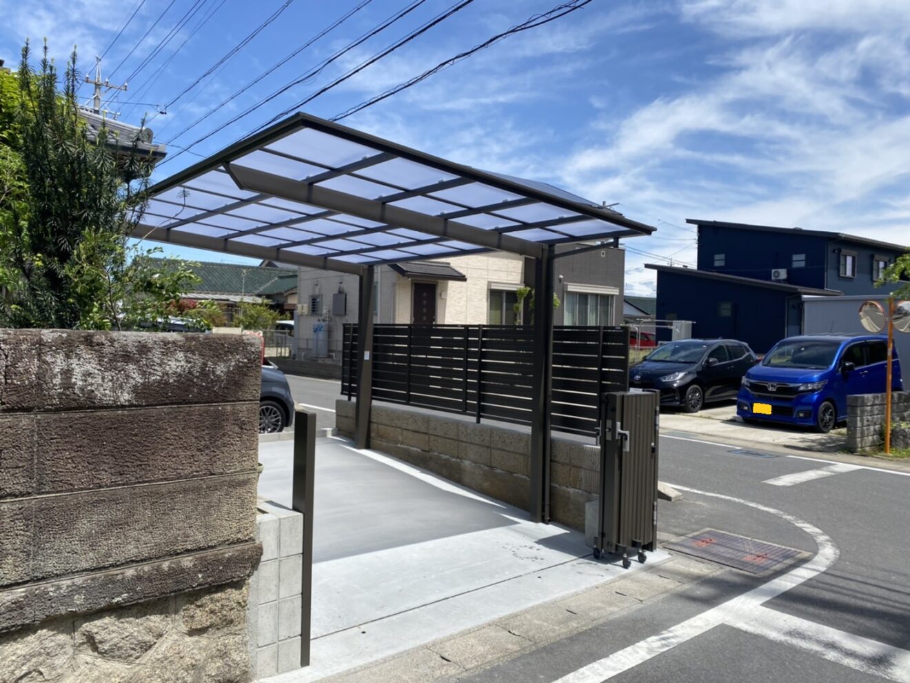 写真：車庫撤去後に施行された駐車場02- 福田造園の施工事例（愛知県安城市）