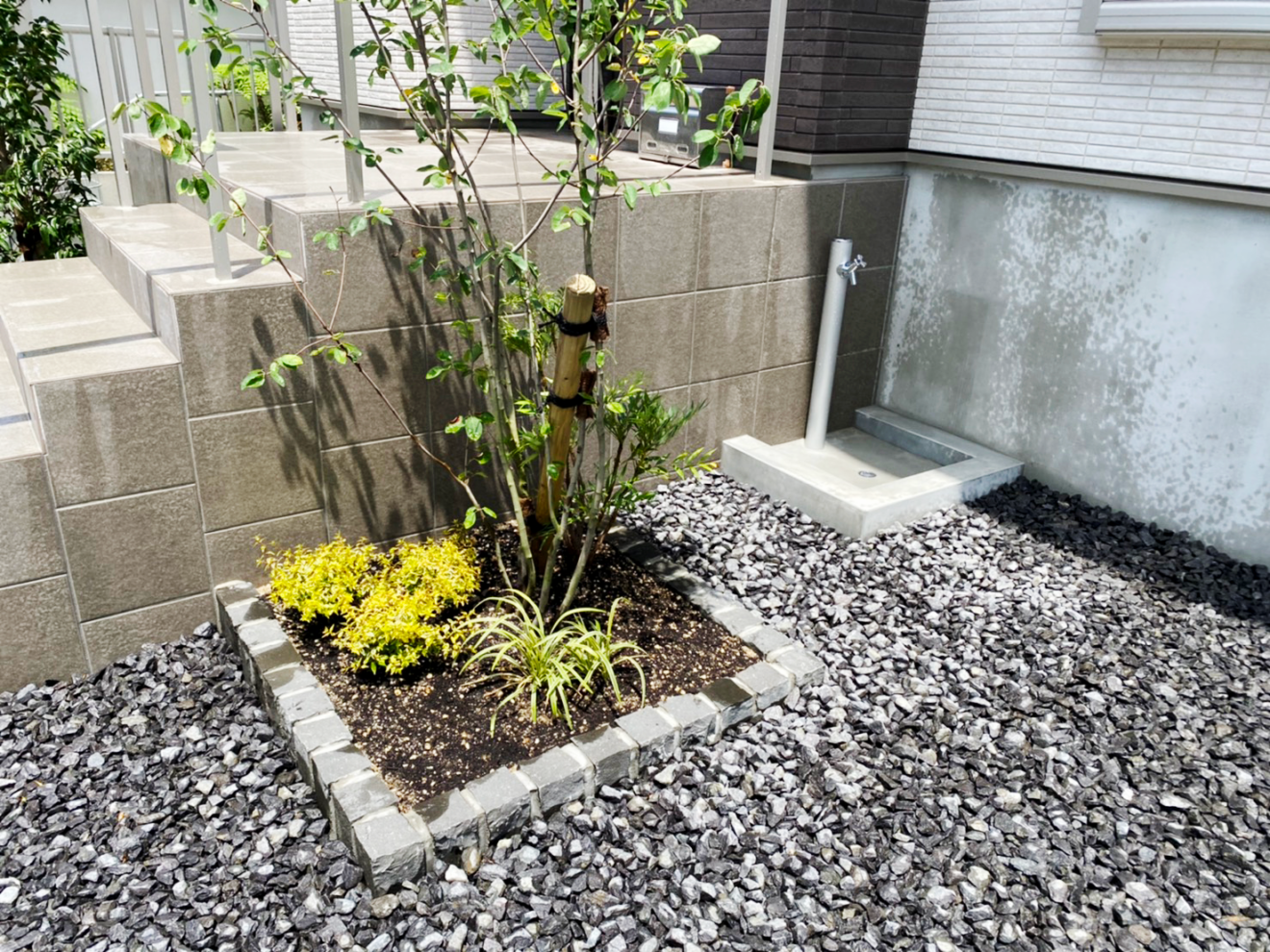 写真：立水栓と植栽 - 福田造園の施工事例（愛知県岡崎市）