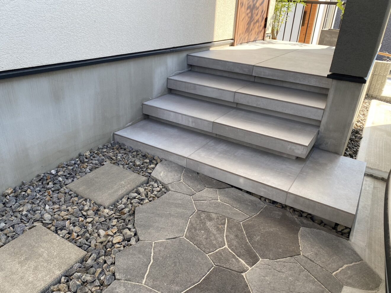 写真：階段アプローチ