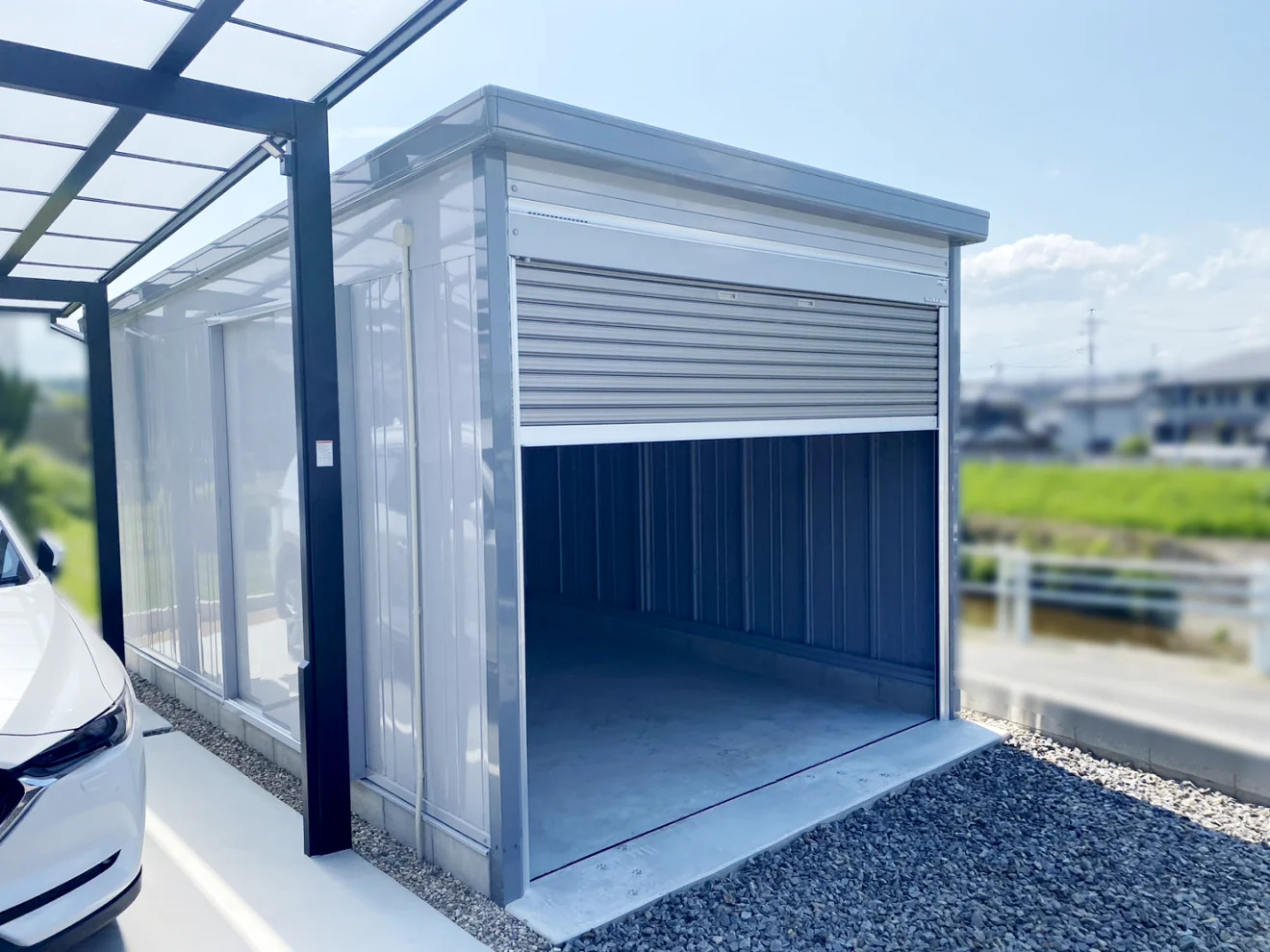 写真：照明付きのガレージ - 福田造園の施工事例（愛知県西三河）