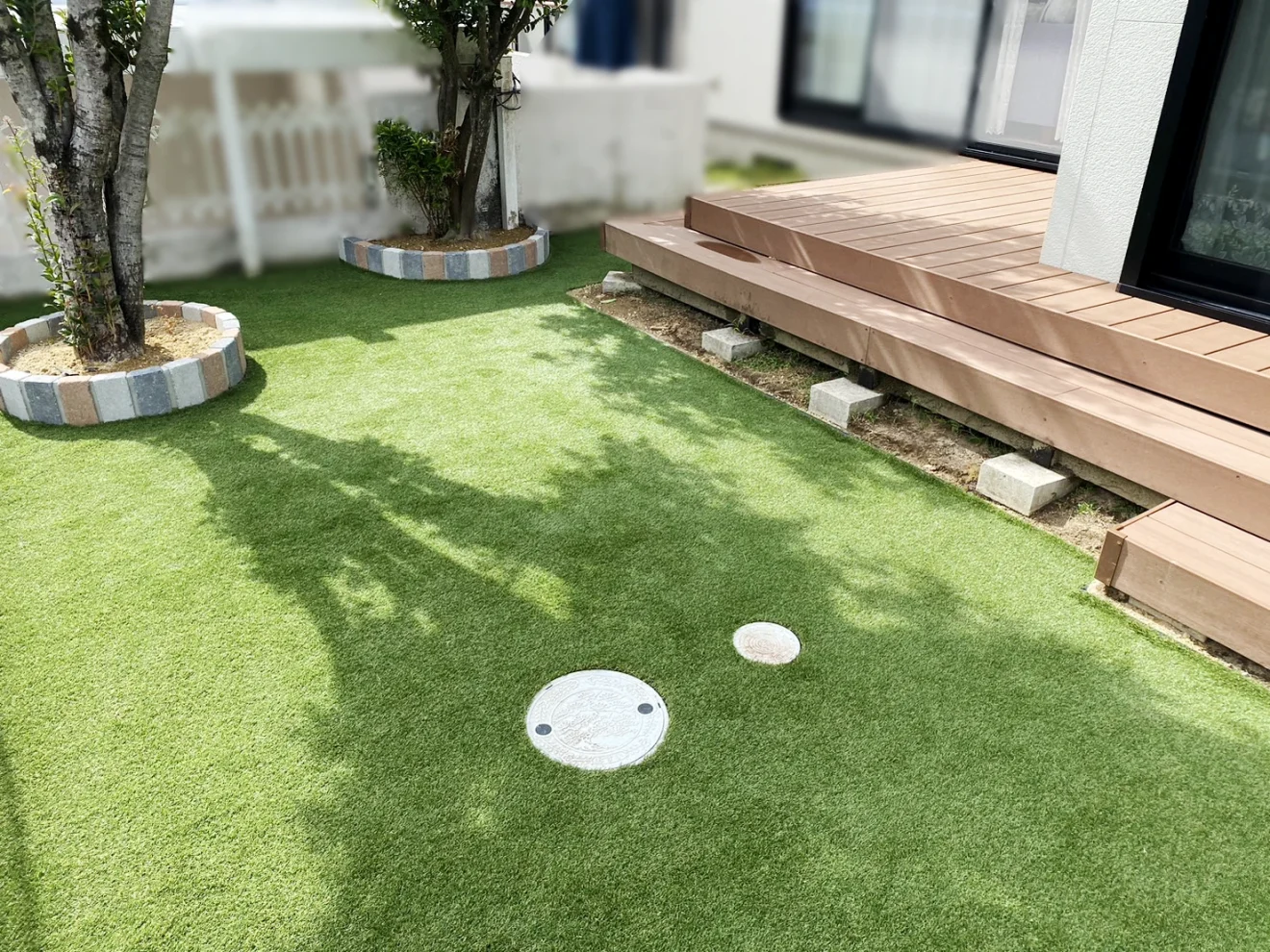 写真：人工芝施工後の庭02 - 福田造園の施工事例（愛知県岡崎市）